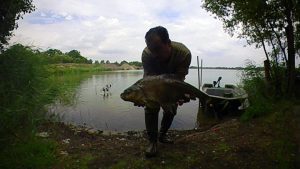 Weer een heeeelee dikke brasem van 74 CM