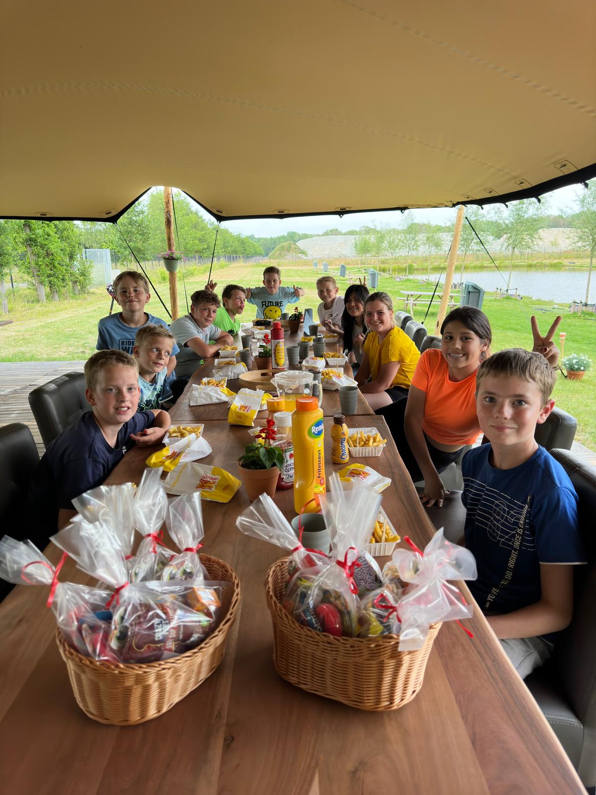 Kinderfeestje bij Fishing Adventure met snoepzakje en kidsmenu